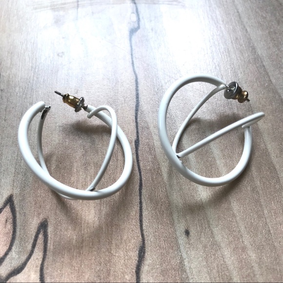 Vintage Jewelry - • the geometric vtg hoop